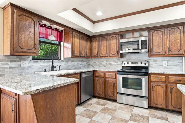 2412 Apple Way, Edmond, OK 73013