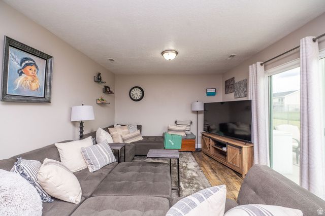 463 W 2125 N, Harrisville, UT 84414