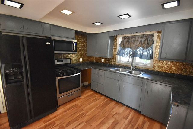 24 Rose Street, Geneva City, NY 14456