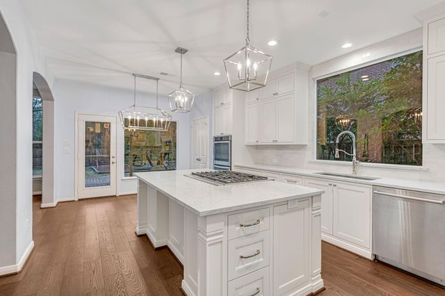 199 Maple Path Place, The Woodlands, TX 77382