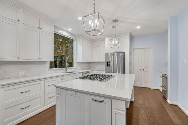 199 Maple Path Place, The Woodlands, TX 77382