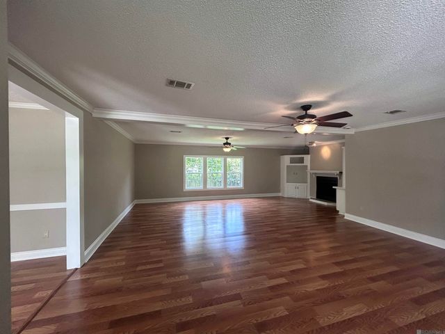 10000 Cochise Dr, Denham Springs, LA 70726