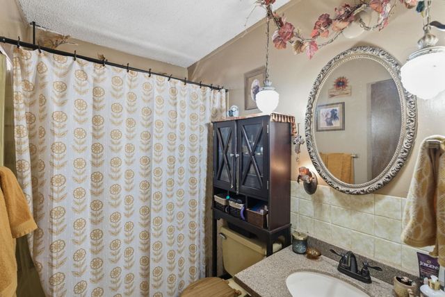 3054 S Gordon Ave, Wichita, KS 67217