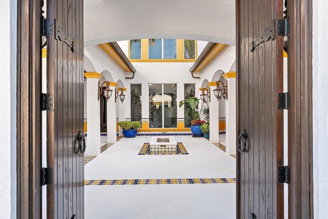 2929 Marys Way, Palm Beach Gardens, FL 33410