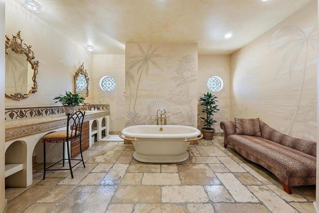 2929 Marys Way, Palm Beach Gardens, FL 33410