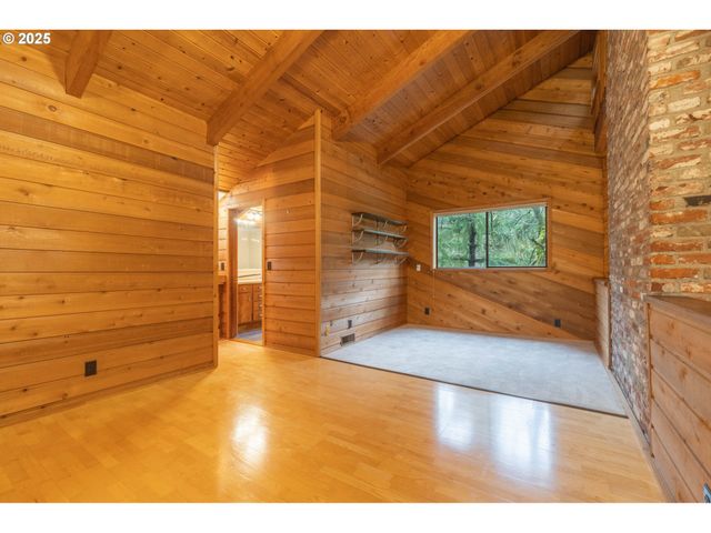 3054 HENDRICKS HILL Dr, Eugene, OR 97403