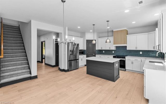 4926 Leinbach Drive, Winston-salem, NC 27106