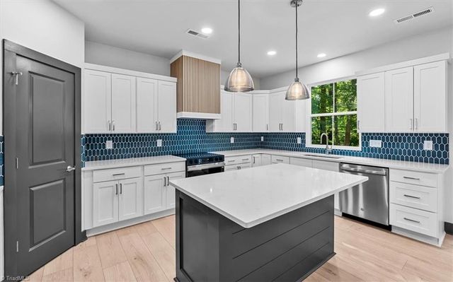 4926 Leinbach Drive, Winston-salem, NC 27106