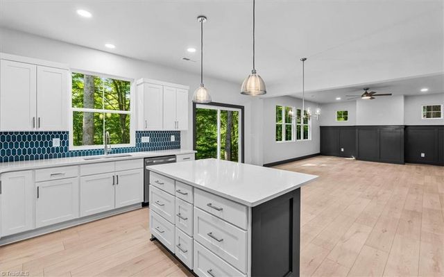 4926 Leinbach Drive, Winston-salem, NC 27106