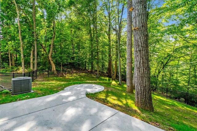 4926 Leinbach Drive, Winston-salem, NC 27106