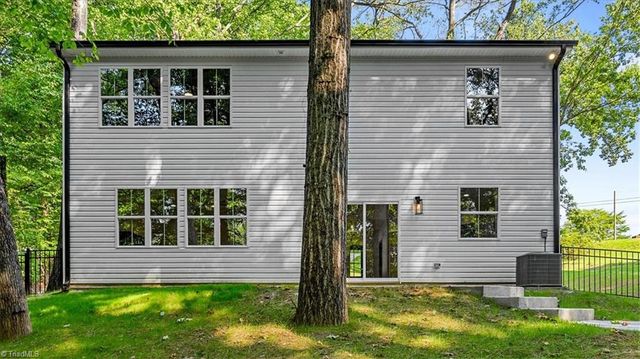 4926 Leinbach Drive, Winston-salem, NC 27106