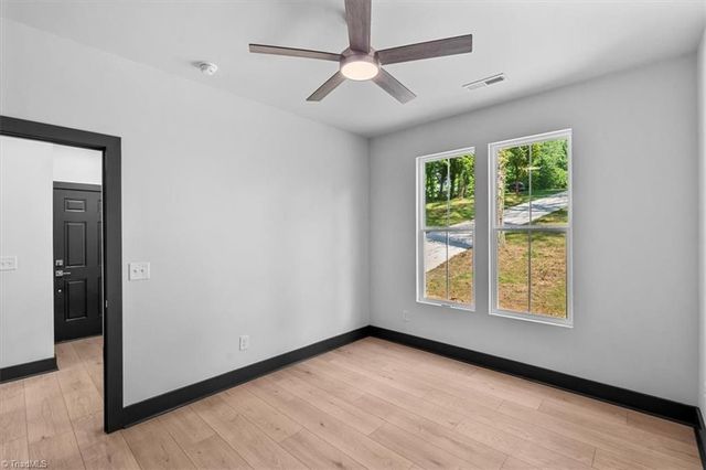 4926 Leinbach Drive, Winston-salem, NC 27106