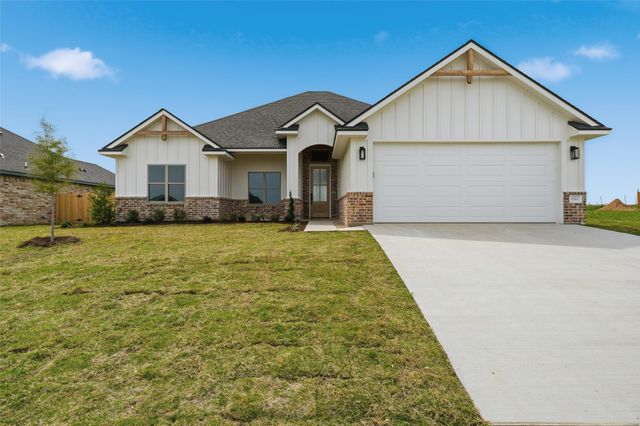 1333 Red Rock Road, Hewitt, TX 76643