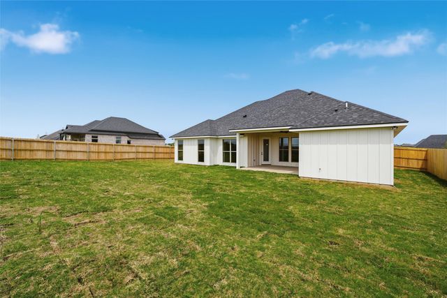 1333 Red Rock Road, Hewitt, TX 76643