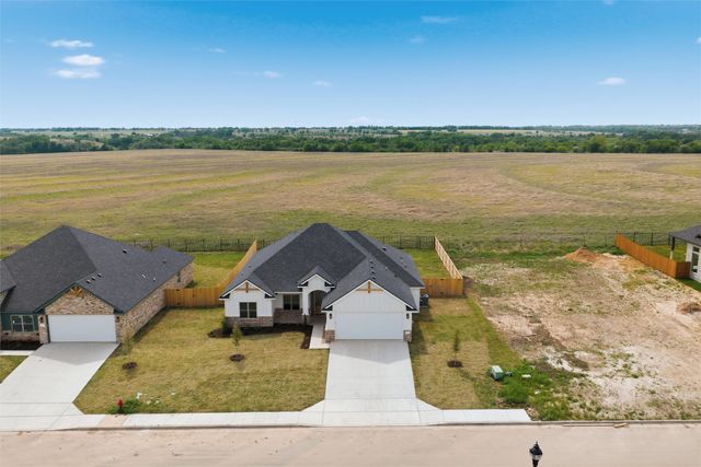 1333 Red Rock Road, Hewitt, TX 76643