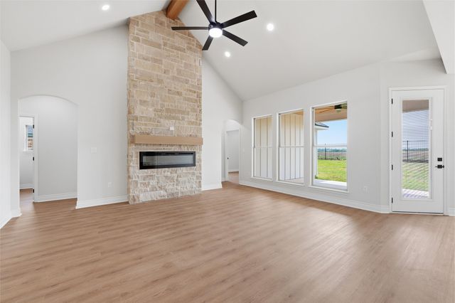 1333 Red Rock Road, Hewitt, TX 76643