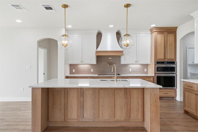 1333 Red Rock Road, Hewitt, TX 76643