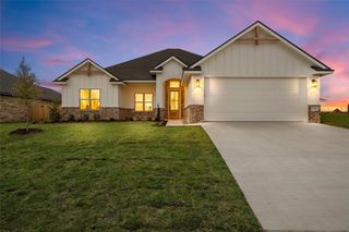 1333 Red Rock Road, Hewitt, TX 76643