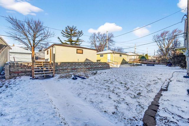 2545 S 60th STREET, West Allis, WI 53219