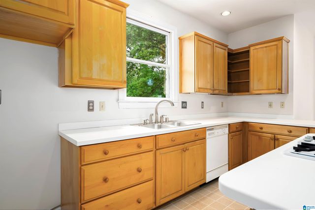 2551 IVY GLENN DRIVE, Vestavia Hills, AL 35243