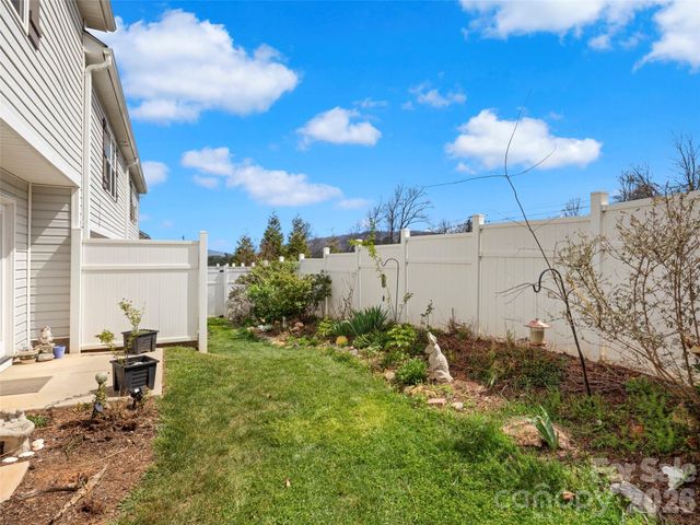101 Monmouth Way, Candler, NC 28715