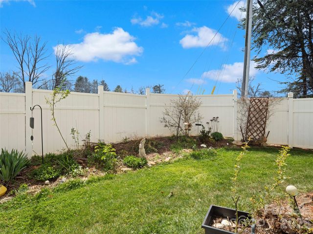 101 Monmouth Way, Candler, NC 28715