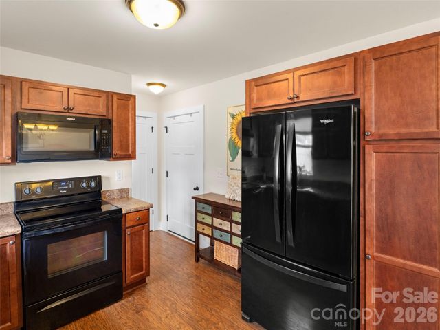 101 Monmouth Way, Candler, NC 28715