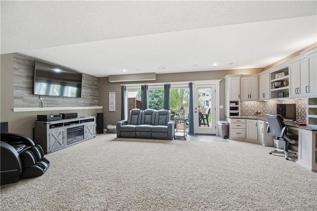10110 NE 103rd Street, Kansas City, MO 64157