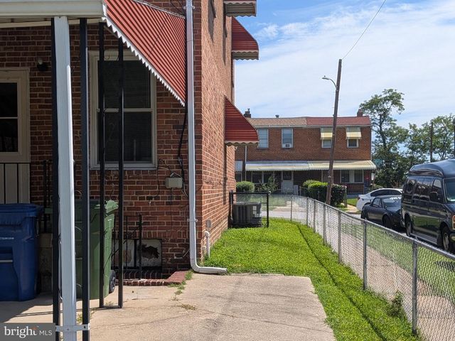 3018 E LARUE SQ E, Baltimore, MD 21225