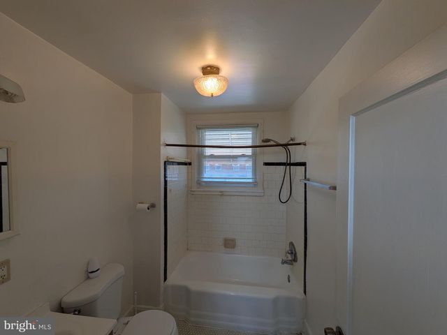 3018 E LARUE SQ E, Baltimore, MD 21225
