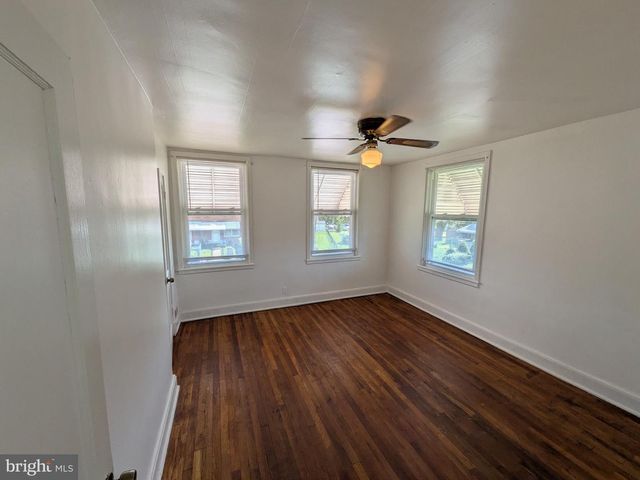 3018 E LARUE SQ E, Baltimore, MD 21225