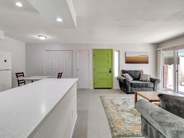 1455 Sunflower Circle S, Palm Springs, CA 92262