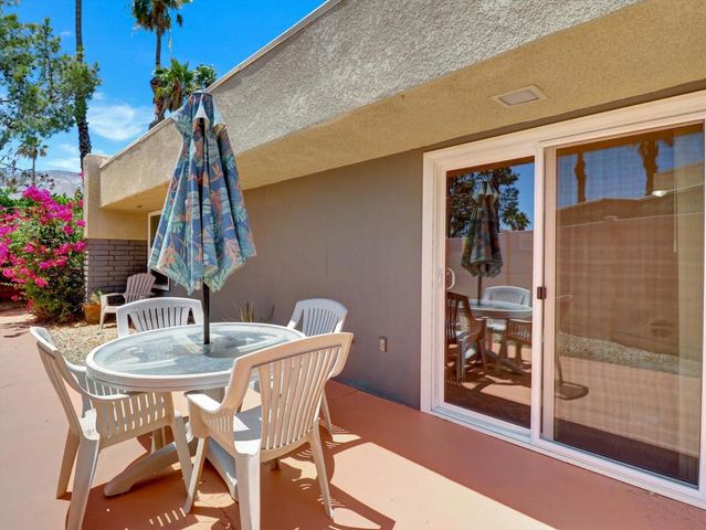 1455 Sunflower Circle S, Palm Springs, CA 92262