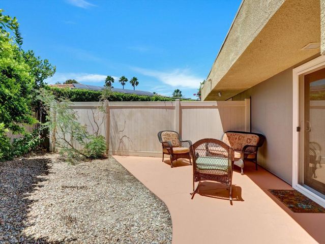 1455 Sunflower Circle S, Palm Springs, CA 92262