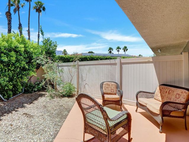 1455 Sunflower Circle S, Palm Springs, CA 92262