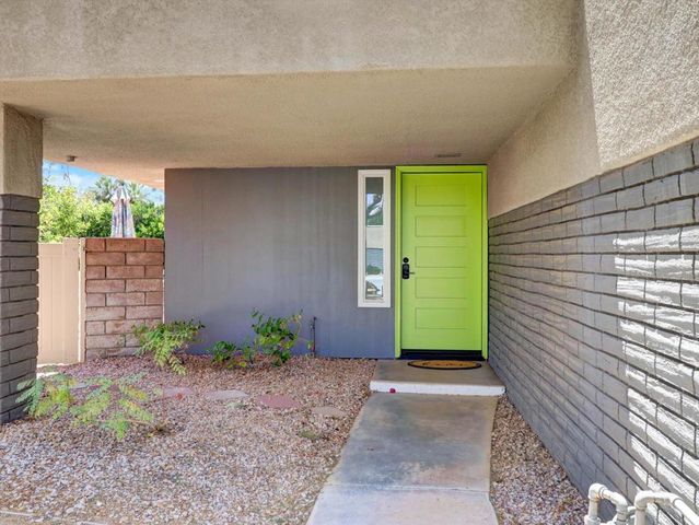 1455 Sunflower Circle S, Palm Springs, CA 92262