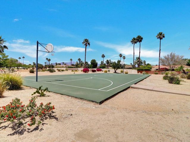 1455 Sunflower Circle S, Palm Springs, CA 92262