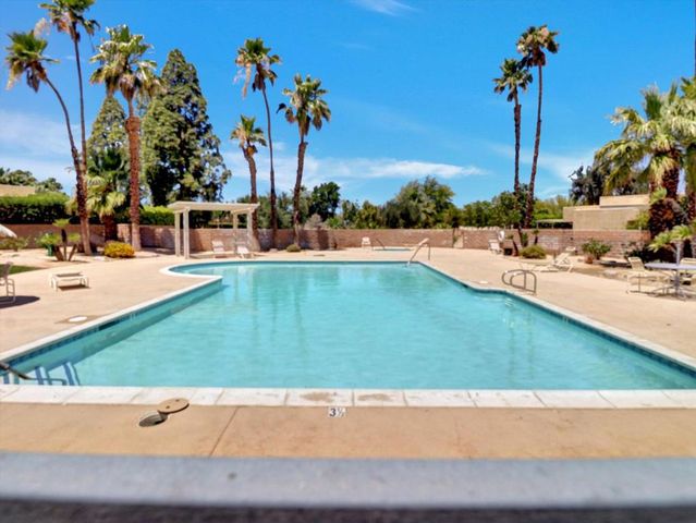 1455 Sunflower Circle S, Palm Springs, CA 92262
