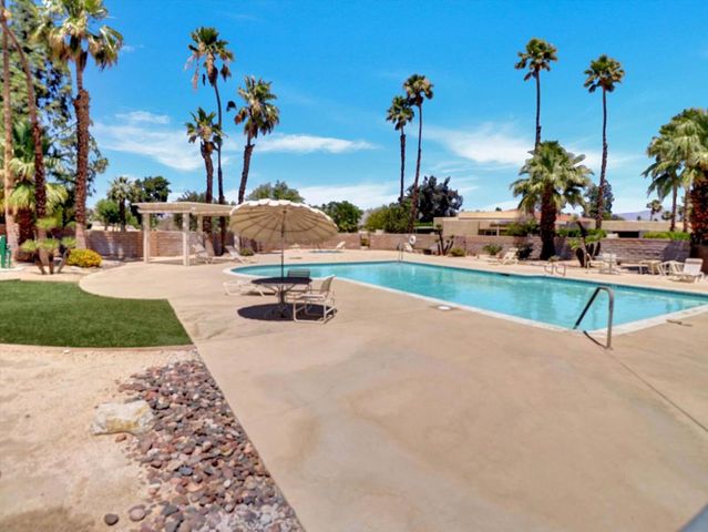 1455 Sunflower Circle S, Palm Springs, CA 92262