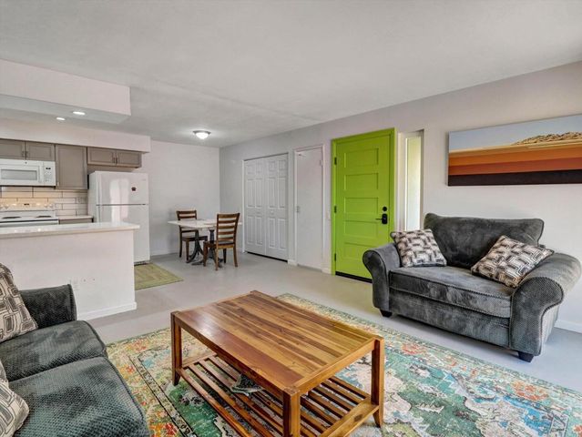 1455 Sunflower Circle S, Palm Springs, CA 92262