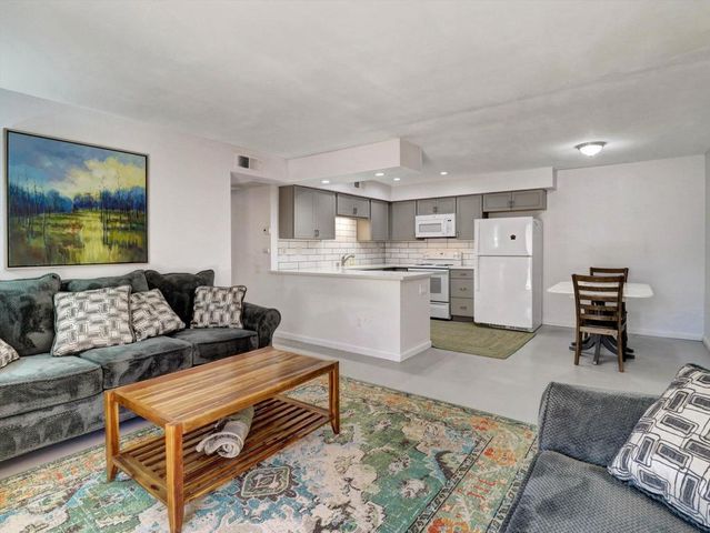 1455 Sunflower Circle S, Palm Springs, CA 92262