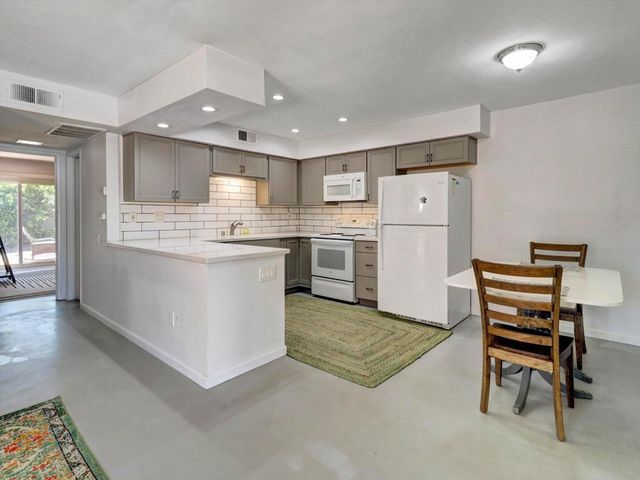 1455 Sunflower Circle S, Palm Springs, CA 92262