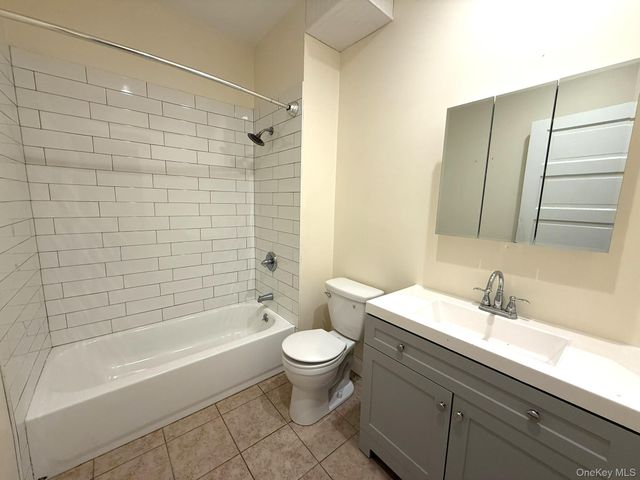 8 Fox Terrace, Poughkeepsie, NY 12603