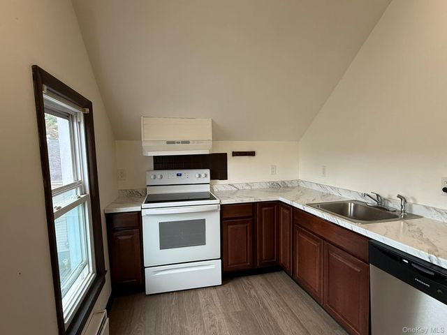 8 Fox Terrace, Poughkeepsie, NY 12603