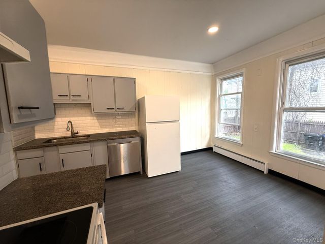 8 Fox Terrace, Poughkeepsie, NY 12603