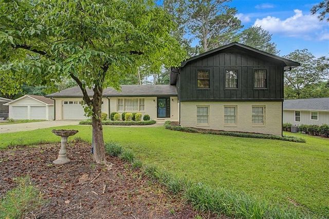 2204 Pine Point Drive, Lawrenceville, GA 30043