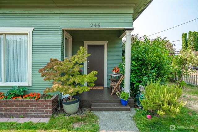 246 4th Avenue NW, Puyallup, WA 98371