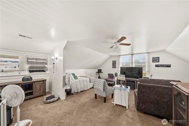 246 4th Avenue NW, Puyallup, WA 98371