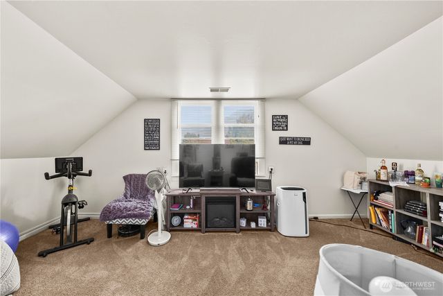 246 4th Avenue NW, Puyallup, WA 98371