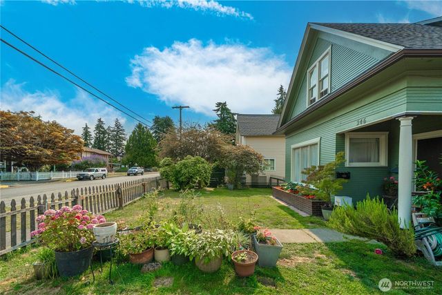 246 4th Avenue NW, Puyallup, WA 98371